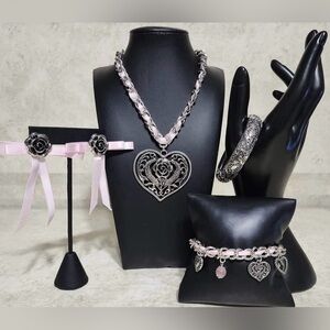 Appealing Applicant jewelry set